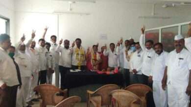 खामखेडा सोसायटीच्या चेअरमनपदी अभिमन शेवाळे तर व्हा-चेअरमन उषाताई बोरसे यांची बिनविरोध निवड