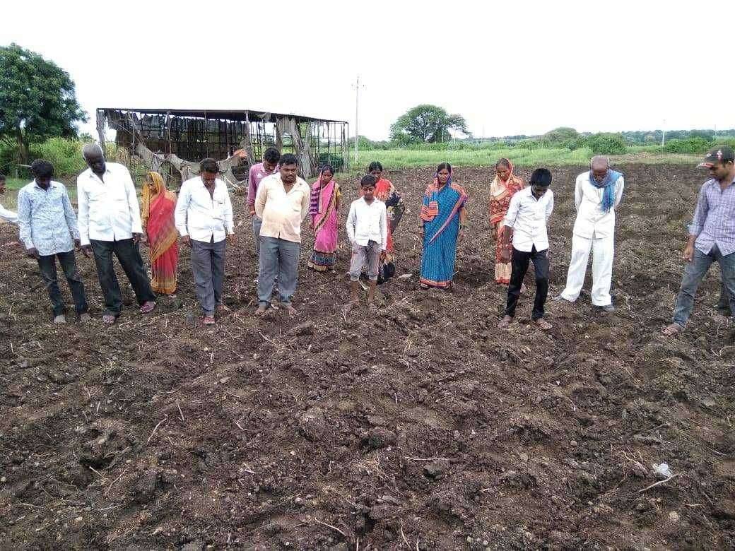 भुगर्भातुन रहस्यमय धूर व जमीन गरम मुळे नागरिक भयभीत..