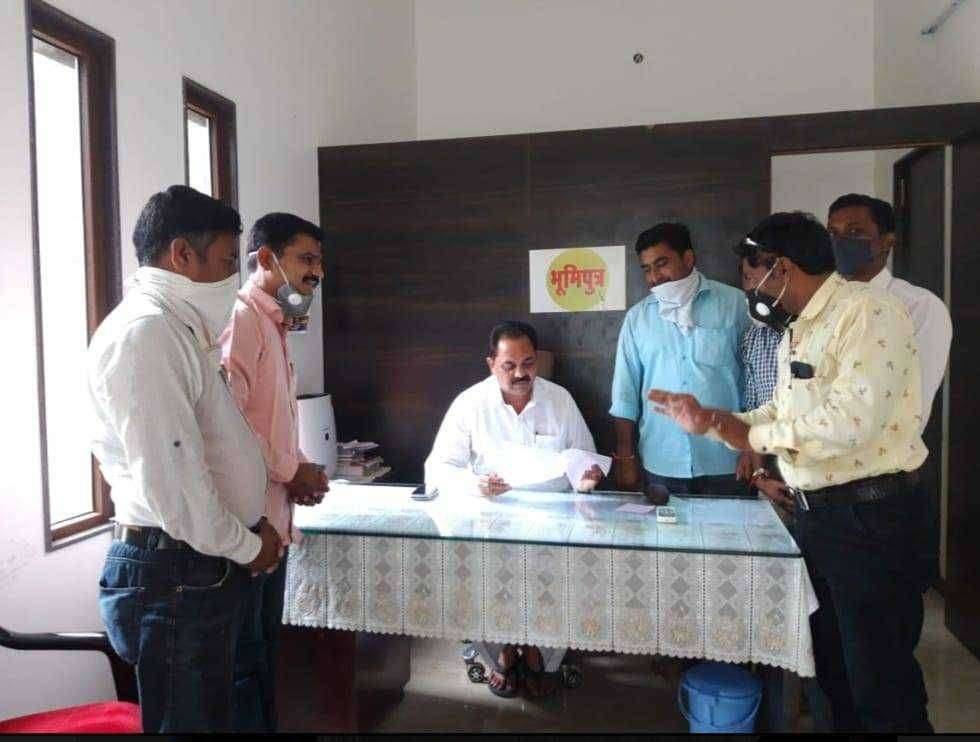 लेखी स्वरूपात आदेश व विम्याचे संरक्षण मिळाल्यानंतरच लसीकरण व टॅगीग करणार... खाजगी पशुवैद्यकीय संघटनेच्या वतीने आमदारांसह जिल्हाधिकारी यांना निवेदन..