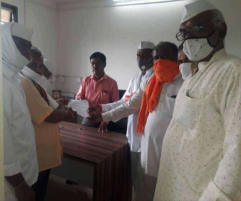 बीडी उत्पादकाने संत महापुरुष यांचे फोटो टाकुन आपली स्वतःची पोळी भाजने बंद करा-हभपश्री. सुभाष महाराज बच्छाव