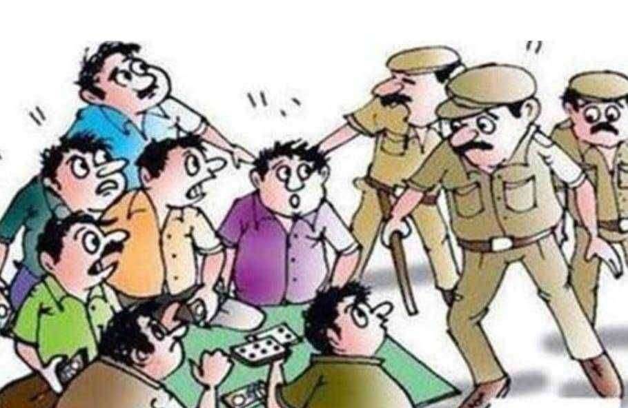 बहादरपूर येथील जुगार अड्ड्यावर पोलिसांनी टाकली धाड….मुद्देमालासह दोघांना केली अटक, तीन फरार