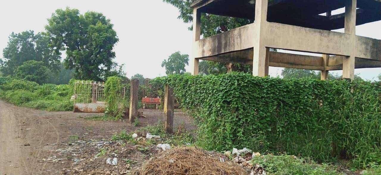 खिर्डी खु विवरा रोड वरील स्मशान भूमी येथे आमदार निधि अंतर्गत हाय मास्ट लाईट बसविण्याची बौद्ध समाज बांधवांची मागणी