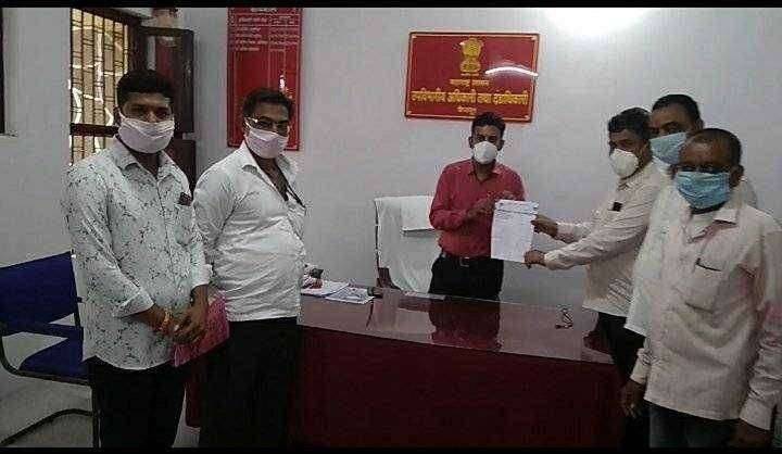 शेतकऱ्यांच्या नुकसानीपोटी हेक्‍टरी ८ हजार रुपये प्रमाणे अनुदानात घोळ ,यावल भाजपा ची चौकशी ची मागणी अन्यथा आंदोलनाचा इशारा