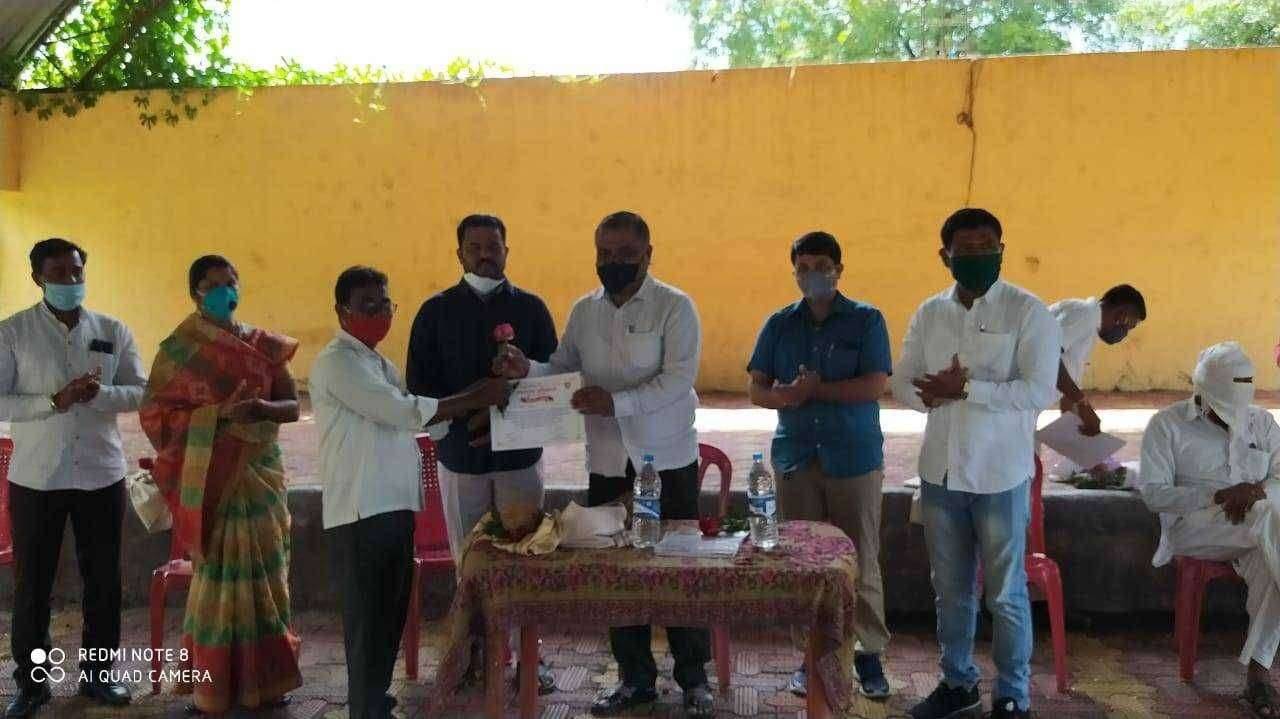 माझे कुटुंब माझी जबाबदारी या अभियानांतर्गत सह्याद्री शिवराज्य सामाजिक संस्था व स्वराज्य प्रतिष्ठान संयुक्त विद्यमाने कोविंड योद्धा सन्मानपत्र प्रदान .