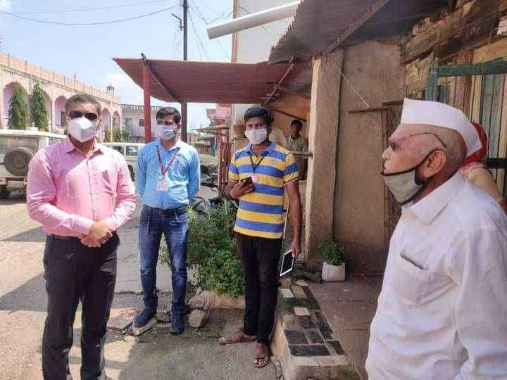 जिल्हाधिकारी डॉ.राजेंद्र भारुड यांची शहादा येथे भेट
