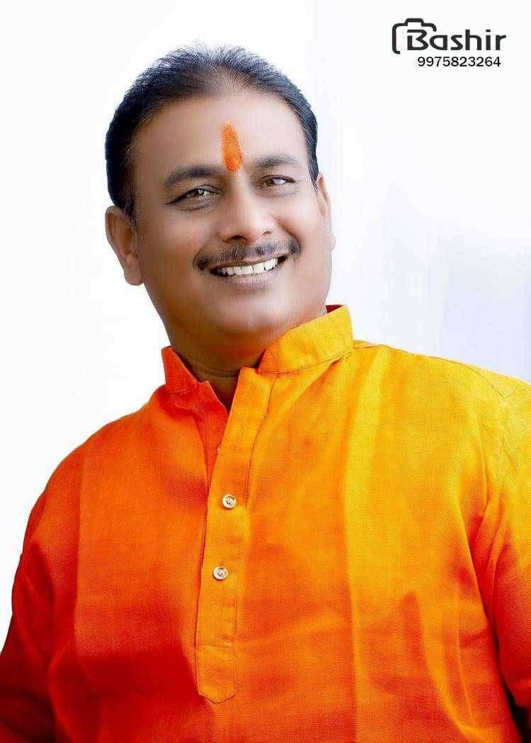 दिवाळीच्या सणात गरिबांच्या घरी प्रकाश टाका रेशन दुकानात अत्यल्प दरात खाद्य तेल, चण्याची, तुळीची डाळ व केरोसीन उपलब्ध करा मनसे सरचिटणीस दिलीप धोत्रे यांची तहसीलदार वैशाली वाघमारे यांच्याकडे मागणी