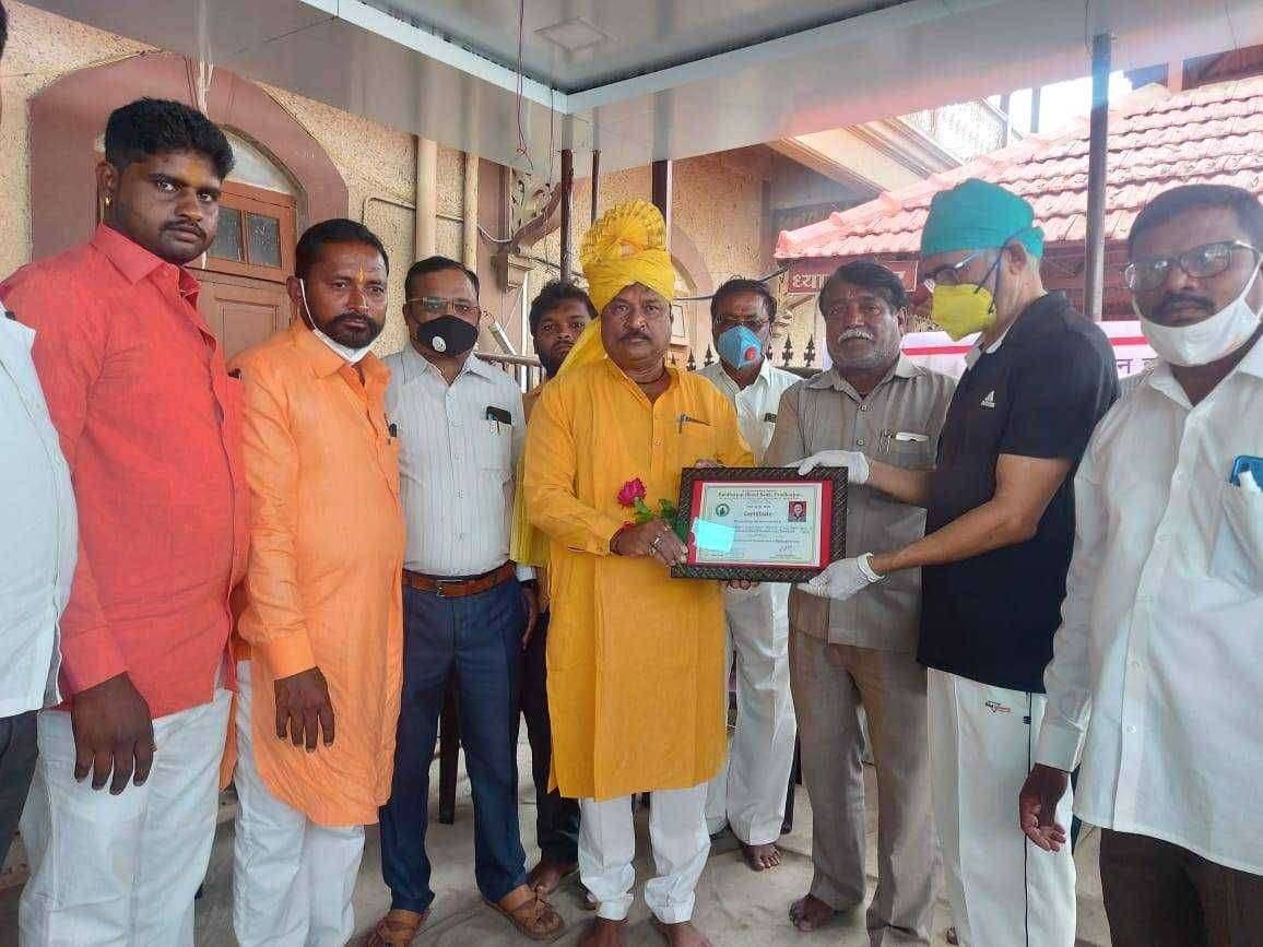 आ गोपीचंद पडळकर यांच्या वाढदिवसानिमित्त रक्तदान शिबिरास उत्स्फूर्त प्रतिसाद