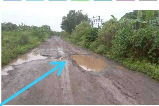 ? खिर्डी ते बलवाडी रस्त्याच्या कामाला मुहूर्त मिळेल का?असा सवाल वाहन चालकांनी केलाय.