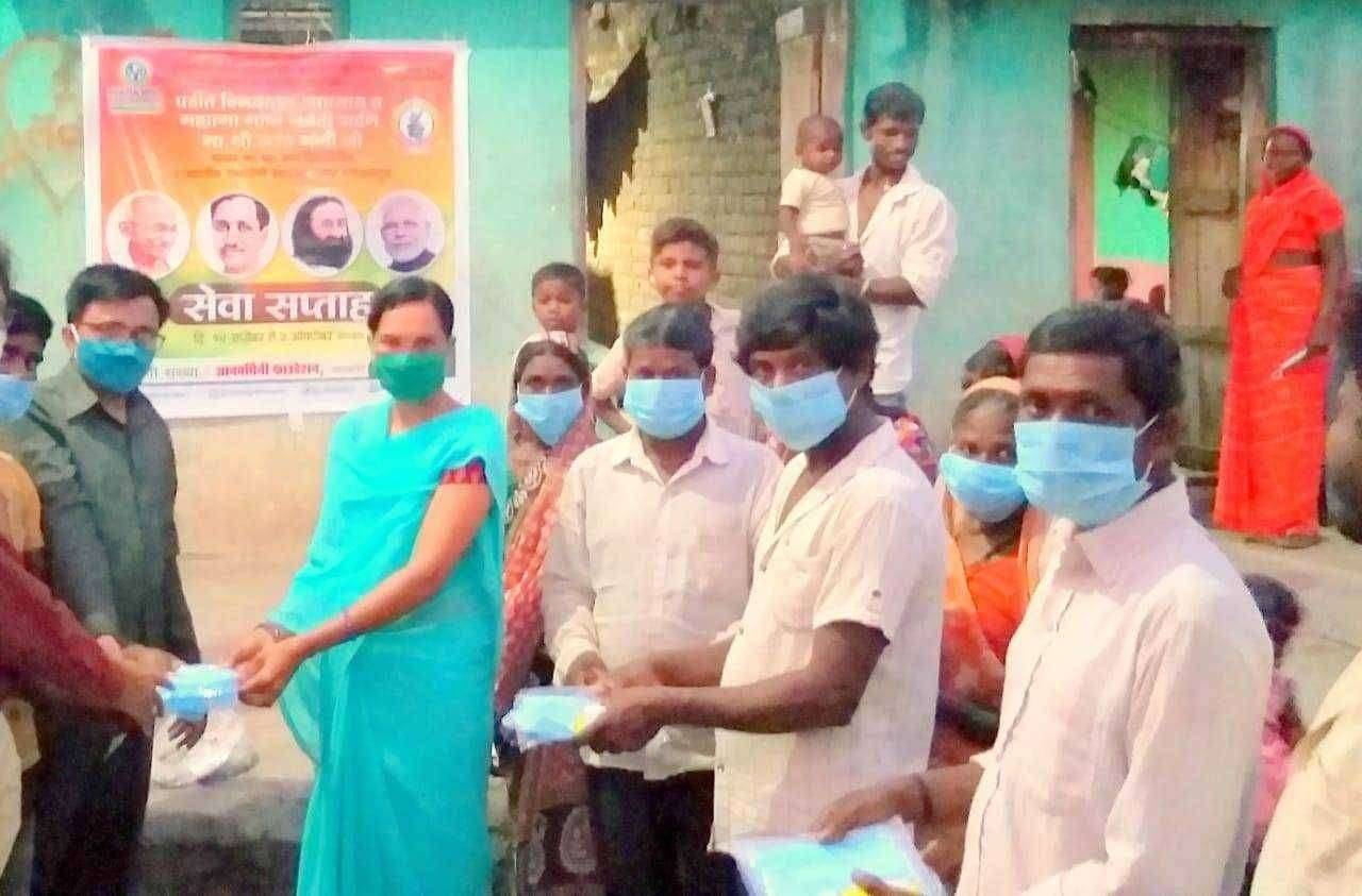 सेवा सप्ताह अंतर्गत चौबारीत आरोग्य किटचे वाटप ज्ञानवर्धिनी फाउंडेशन आणि महाएनजीओ फेडरेशनचा उपक्रम