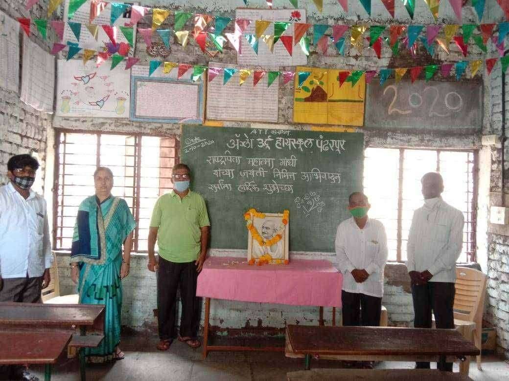 अँग्लो उर्दू हायस्कूल येथे राष्ट्रपिता महात्मा गांधी जयंती साजरी..