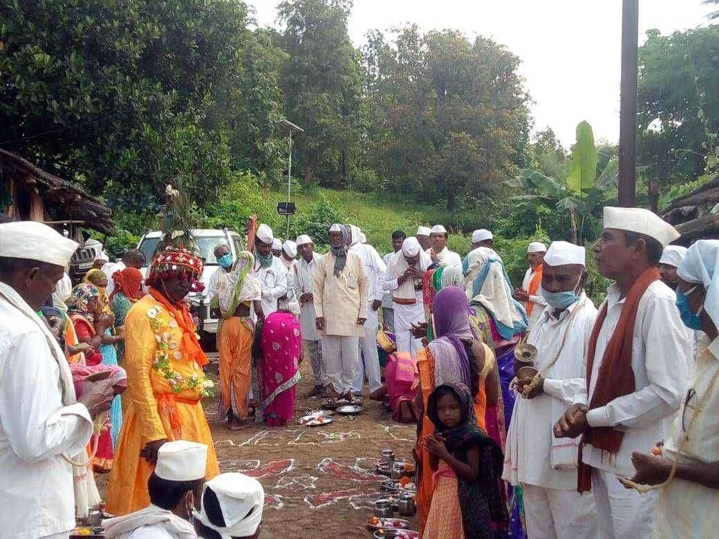 पेठ तालुक्यातील गावंधपैकी खोकरीपाडा येथे महाराष्टृ वारकरी मंडळाच्या व ग्रामस्थांच्या सहकार्यातून श्री विठ्ठल रुक्मीणी मंदिराचे भूमीपूजन संपन्न.