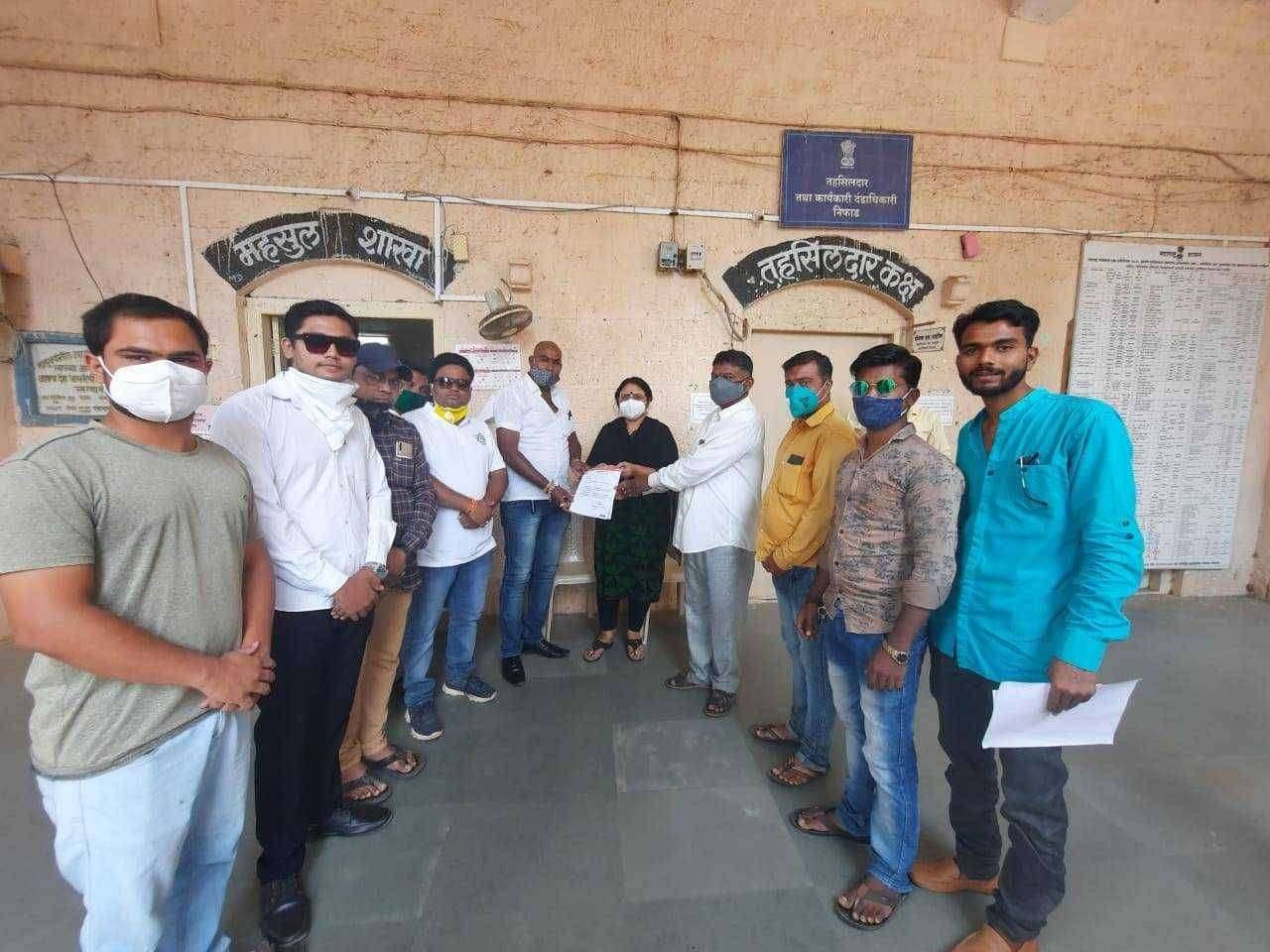 अतिवृष्टी मुळे निफाड तालुक्यातील नुकसानग्रस्त शेतकर्‍यांच्या पिकांचे सरसकट पंचनामे करावे मनसे ची मागणी.