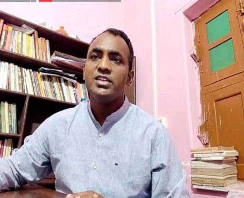 शेतकरी आत्महत्येचा प्रश्न मराठी साहित्याने गांभीर्याने घेतला नाही - डॉ. नामदेव गपाटे