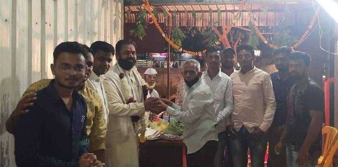 कैवल्य फास्ट फुड हॉटेलचे सामाजिक कार्यकर्ते व्यंकटराव पनाळे यांच्या हस्ते उद्घाटन.