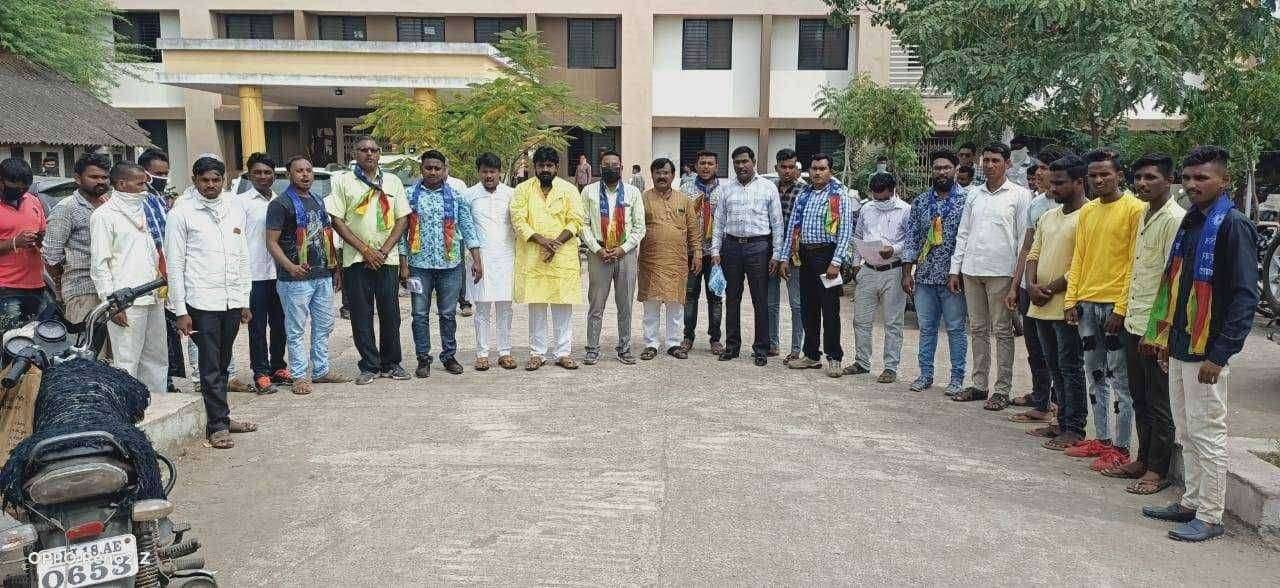 उत्तर प्रदेशमधील मनीषा वाल्मिकी या तरुणीवर झालेल्या बलात्काराच्या निषेधार्थ आज तहसिल कार्यालयासमोर एक दिवसाचे धरणे आंदोलन