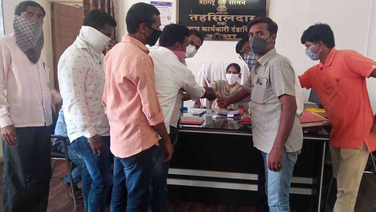 लिंगायत आरक्षणासाठी लिंगायत महासंघाचे औसा तहसीलदार यांना निवेदन सादर