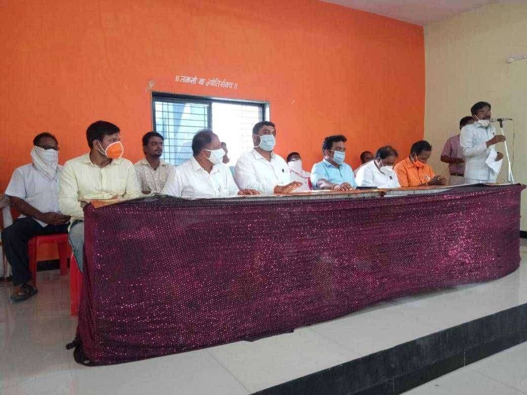 नागरीकांच्या समस्या जाणून, सोडवण्याचा प्रयत्न करा.आंदोलने सुरूच ठेवावी- विलास पारकर