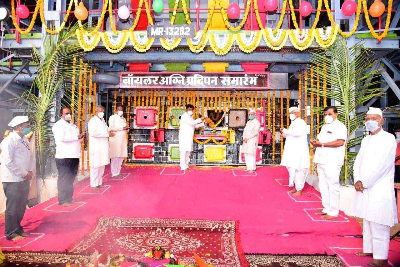 श्री विट्ठलसाई सहकारी साखर कारखाना चे अग्नी प्रदीपन माजी ग्रामविकास मंत्री मा श्री बसवराजजी पाटील यांचे हस्ते संपन्न..