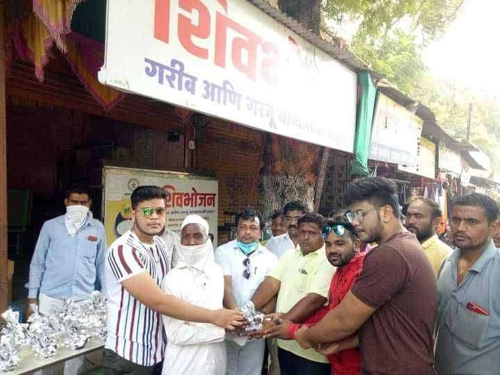 वाढदिवसा निमित्त शहरा मध्ये गोर गरीब व गरजू लोकांना अन्नदान वाटपाचा कार्यक्रम संपन्न