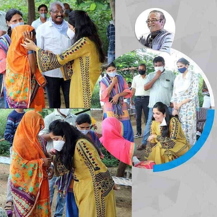 कुटुंबावर दुःखाचा डोंगर कोसळला असतानाही स्वर्गीय तपनभाई पटेल यांच्या भगिनी सौ. मेहाजी पटेल व द्वैताजी पटेल यांनी मा.भुपेशभाई पटेल यांच्यासोबत जाणून घेतल्या आदिवासींच्या समस्या