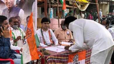 काँग्रेसच्या वतीने तीन केंद्राने पारित केलेल्या कृषी कायद्या विरोधात स्वाक्षरी मोहीम…