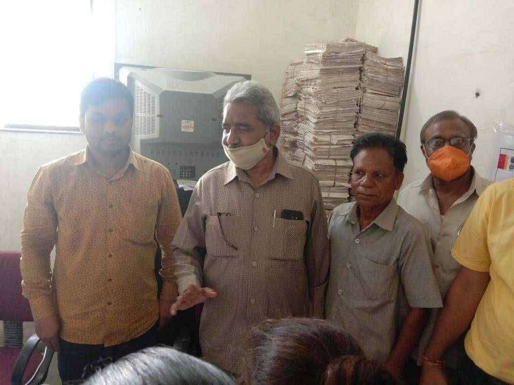 श्री स्वामी आधारकार्ड केंद्राला मा. खासदार हरीचंद्र चव्हाण यांची भेट