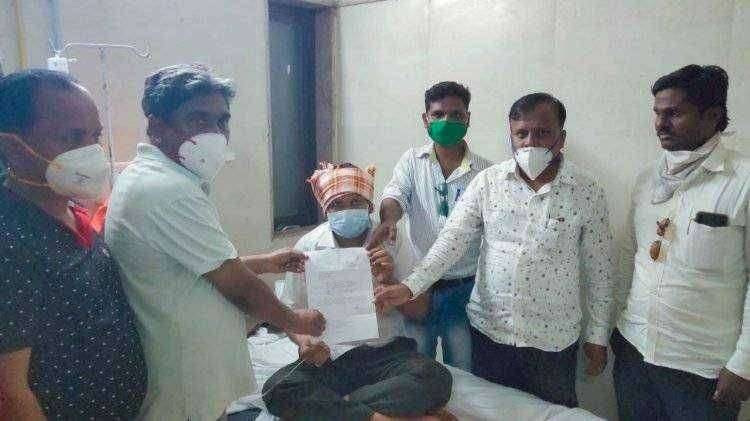 इंदापूर तालुक्यातील दोन डॉक्टरांना पाठवले सक्तीच्या रजेवर . बहुजन मुक्ती पार्टीच्या आंदोलनाला यश.