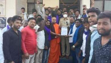 अंबाजोगाई बर्दापुर या ठिकाणी डॉ बाबासाहेब आंबेडकर यांच्या पुतळ्याची विटंबना केल्याच्या निषेधार्थ