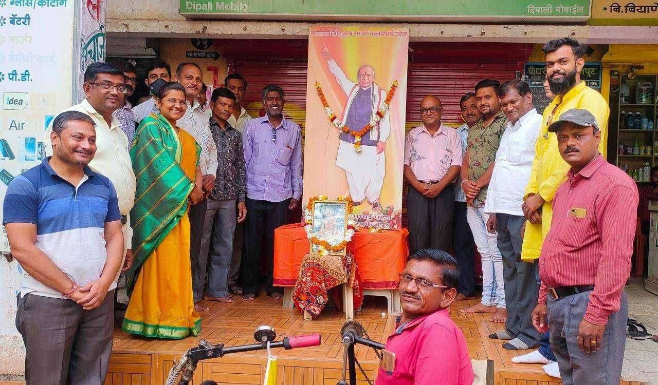 सरदार वल्लभभाई पटेल व महर्षी वाल्मिकी जयंतीनिमित्त फैजपूर येथे अभिवादन…