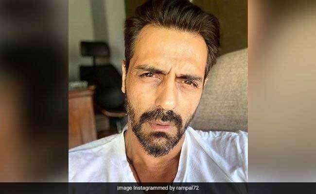 ?️ ड्रग्ज प्रकरण...अभिनेता अर्जुन रामपाल च्या मुंबई येथील घराची एन सी बी ने घेतली झडती...