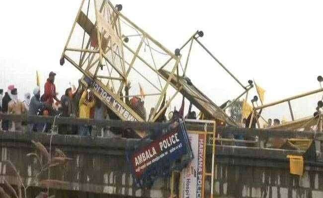 ?️ शेतकरी अंदोलन..हे आहेत 5 नाट्यमय फोटो सोशल मीडियावर व्हायरल करून शेतकऱ्यांना वाईट दर्शवले जात आहे...