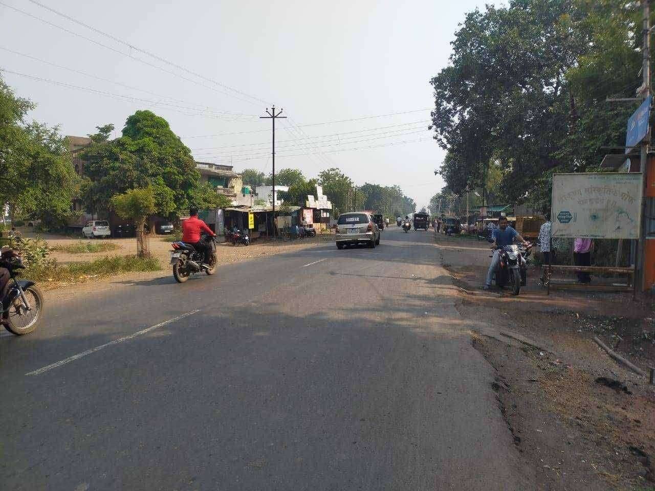 मोठा वाघोदा येथे बसस्टँण्ड परीसर व चिनावल फाट्यावर गतीरोधक बसवण्याची<br>कमलाकर माळी यांची मागणी…