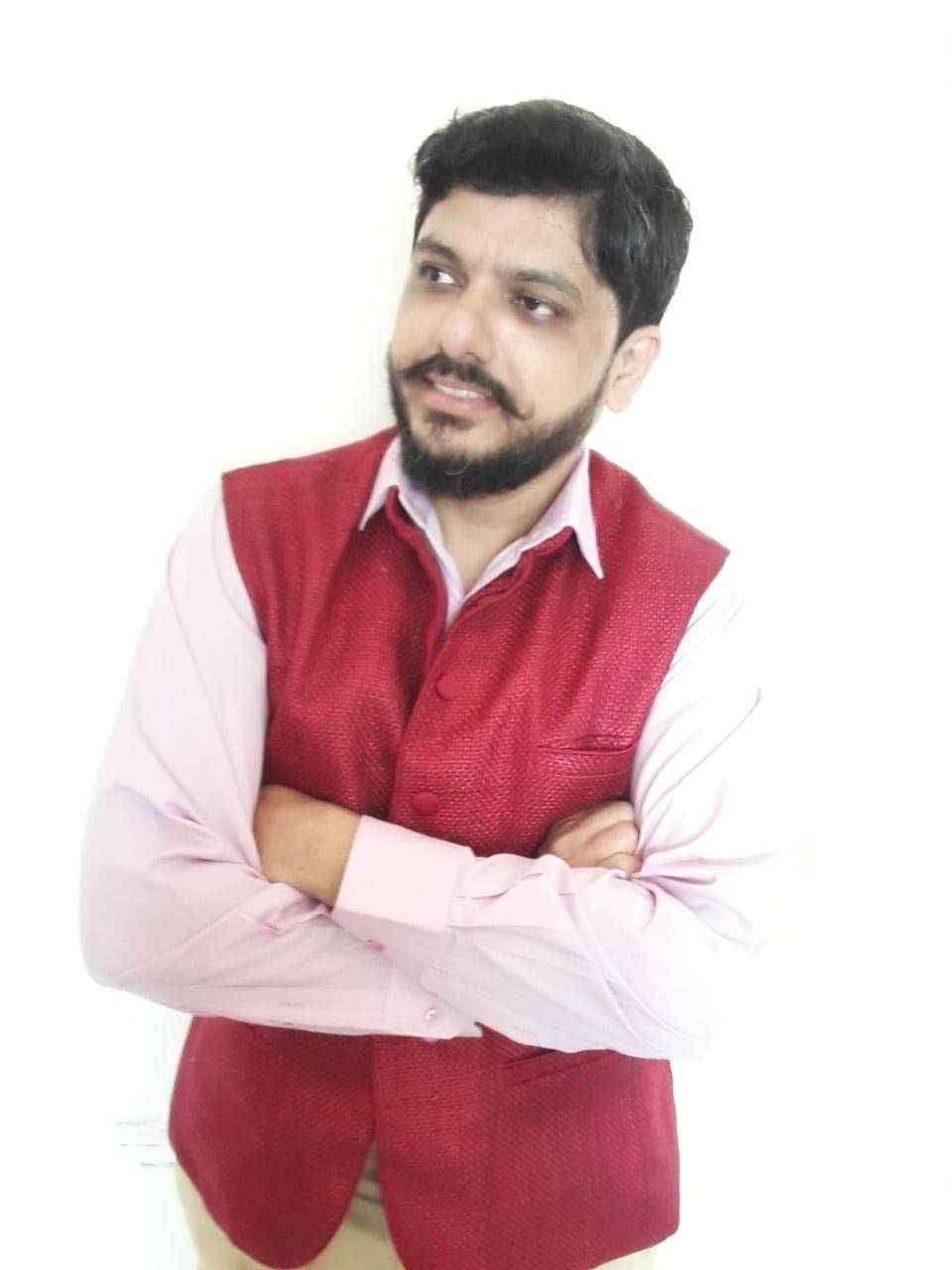 ? चाळीसगांव च्या युवकाची परदेशात भरारी...अनंत सामंत यांच्या पुस्तक युनायटेड किंगडम बरोबरच अनेक देशात प्रकाशित...