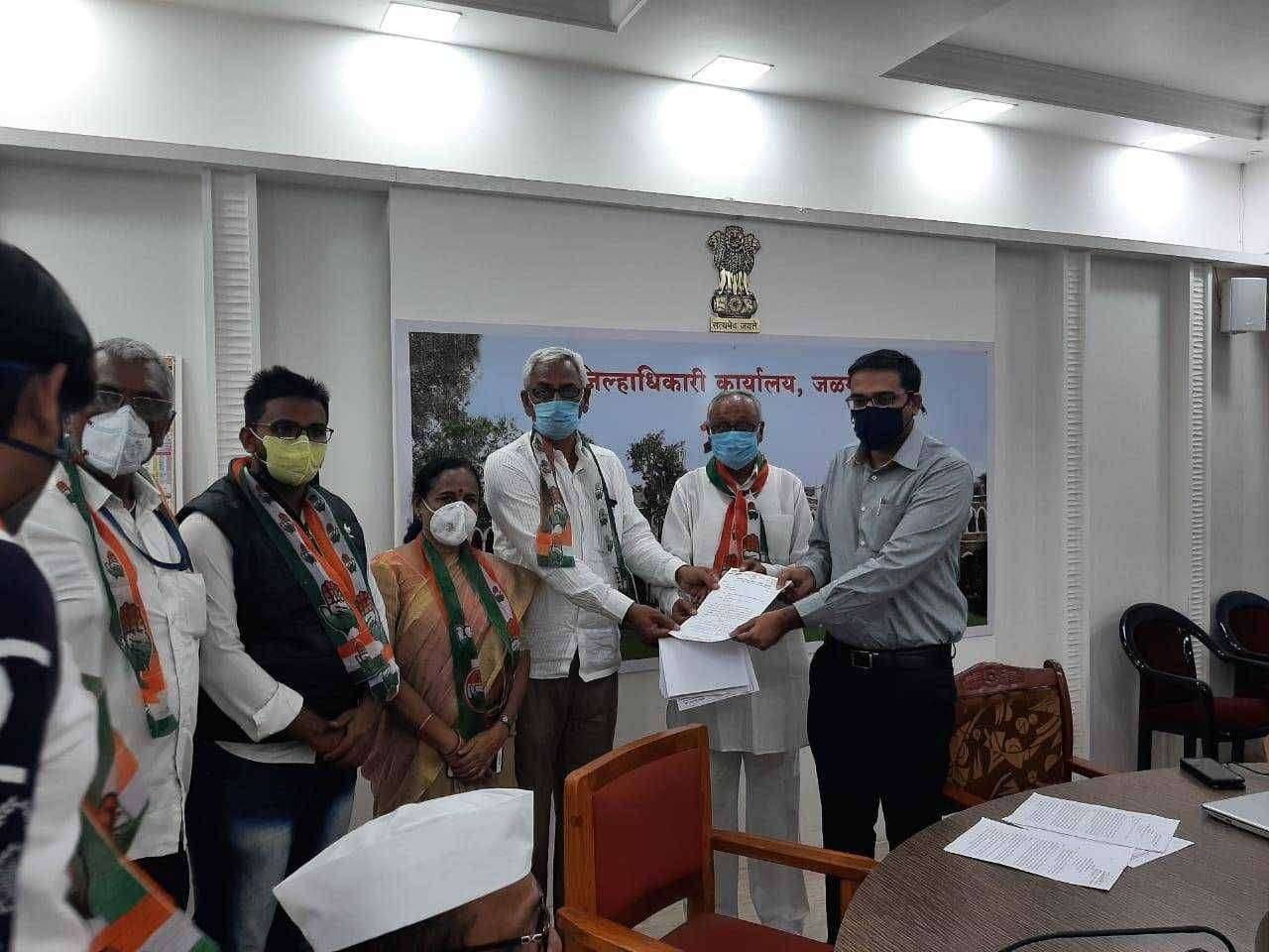 अती वृष्टी च्या नुकसान भरपाई संदर्भात किसान काँग्रेस आणि अमळनेर तालुका काँग्रेस कमिटीचे आदिवासी विकास मंत्री के सी पाडवी यांना निवेदन...