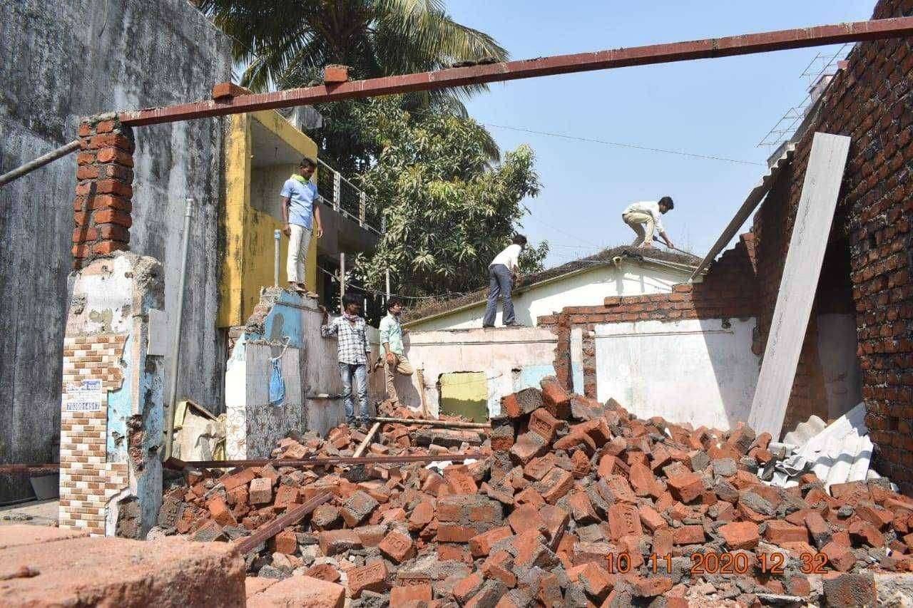 दिवा प्रभाग समितीमध्ये अनधिकृत बांधकामांवर महापालिकेचा हातोडा..