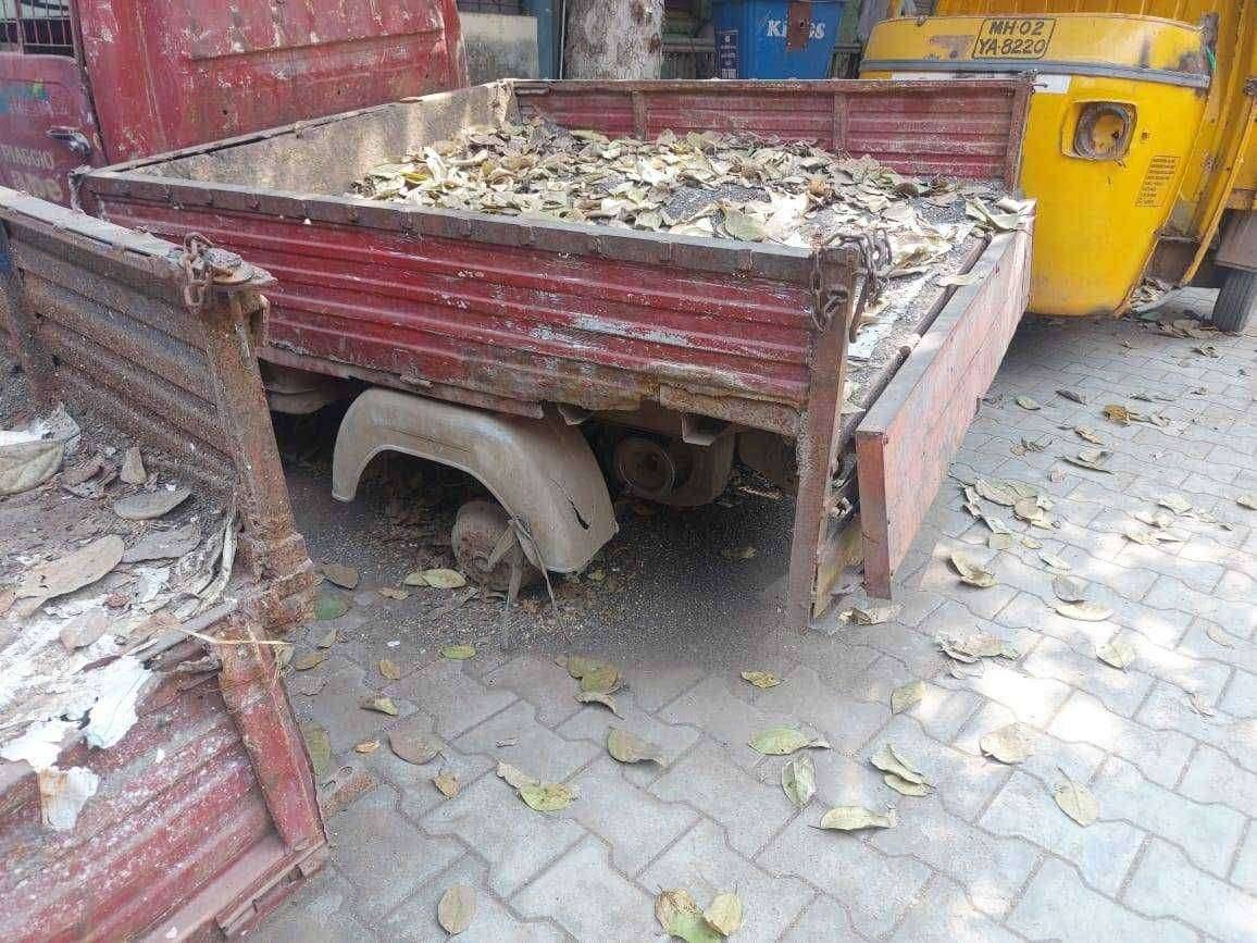 ? Crime Diary.. अमळनेर तहसील कार्यालयातुन चोरीस गेलेल्या टेंपो च्या चाकांच्या चोरी प्रकरणी अज्ञात चोरट्यांविरोधात गुन्हा दाखल..