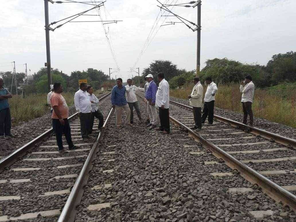 हिरापूर येथील रेल्वे भुयारी मार्ग समस्या :समन्वय समितीच्या निवेदनानंतर रेल्वे प्रशासनाची दखल: केले सर्वेक्षण