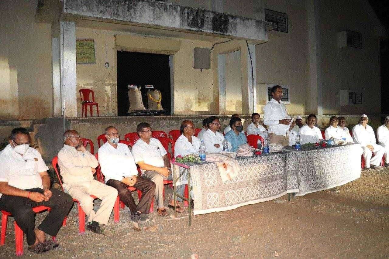 शेतकऱ्यांच्या मालाला हक्काचा भाव मिळवून देण्यासाठीच संघर्षाची भूमिका - आमदार मंगेश चव्हाण चाळीसगाव येथे ज्वारी - मका - बाजरी भरडधान्य खरेदीचे काटापूजन