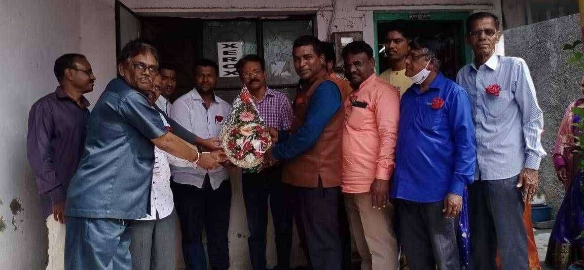 चित्रपटाचे दिग्दर्शक अभिनेते मा.श्री.सुदामजी वाघमारे यांचा वार्तापञ शोधांश पञकार,पोलीस टाईम्स न्युज ,चाणक्य कलामंच ( कलापथक ) आणि विश्वरत्न बहुउद्देशिय संस्था नाशिक यांच्या वतीने समतानगर येथे जाहीर सत्कार.