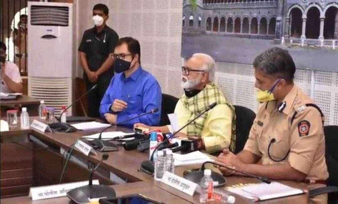 नाशिक येथे पालकमंत्र्यांच्या उपस्थितीत जिल्हा प्रशासनाचा निर्णयकोरोनाच्या वाढत्या प्रादुर्भावामुळे नाशिक जिल्ह्यातील शाळा व कॉलेज 4 जानेवारी 2021 पर्यंत बंदच राहणार
