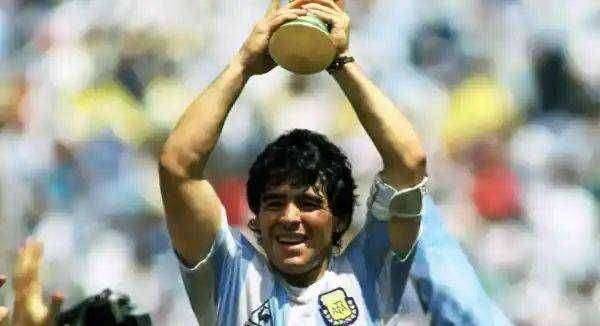 ? Big Breaking..महान फुटबॉलपटू दिऐगो मॅराडोना यांचे निधन