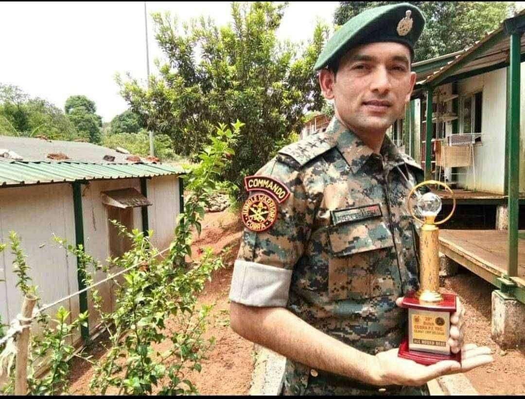 नाशिक चे निफाड तालुक्यातील जवान छत्तीसगड येथे शहीदनिफाड तालुक्यातील देवपूर (पंचकेश्वर) येथील जवान नितीन भालेराव छत्तीसगड येथे चकमकीत शहीद झाले.