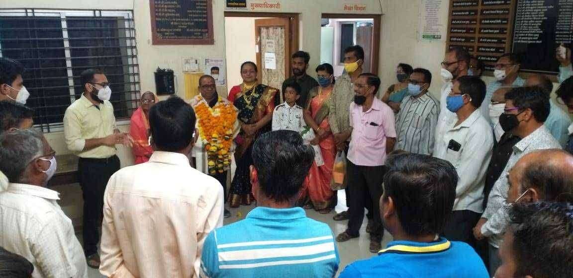 सावदा नगरपालिका पाणी पुरवठा निरीक्षक पांडुरंग पाटील सेवानिवृत्त