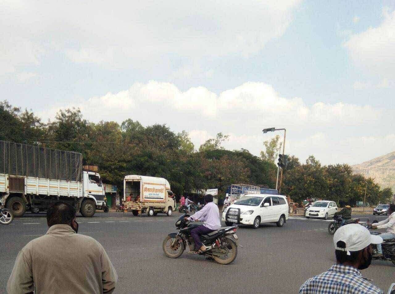 चांदवडची चौफुली म्हणजे अपघाताला आमंत्रण...
