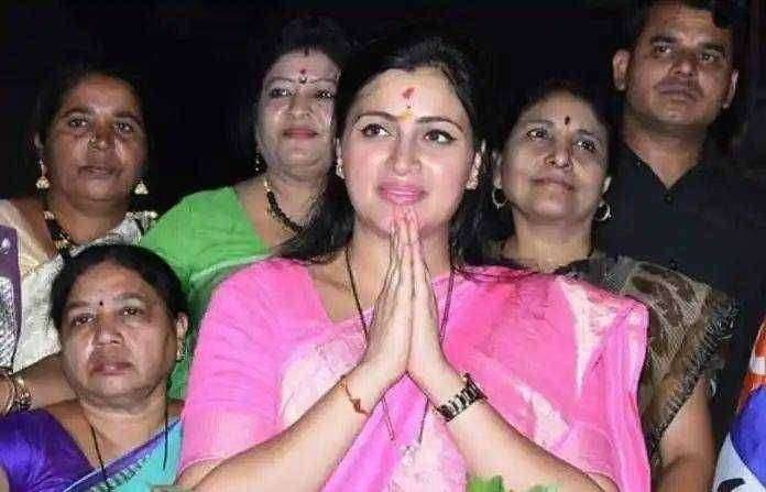 खासदार नवनीत राणा यांनी न्यायालयात दाखल केलेला हरकत अर्ज फेटाळला