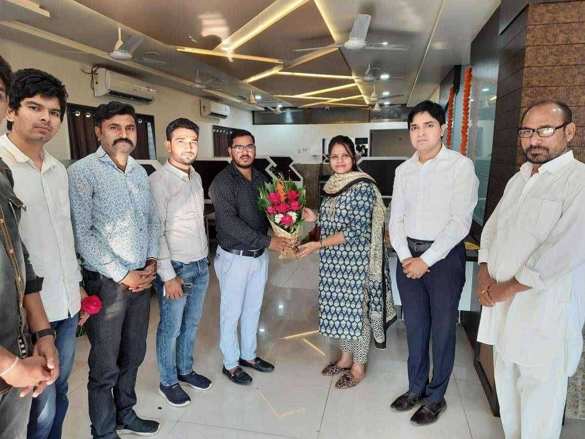 भारतीय युवक काँग्रेसच्या राष्ट्रीय सचिव मा. प्रियांकाजी सानप यांनी अमळनेर येथील जागृत देवस्थान मंगळदेव ग्रह मंदीरास भेट