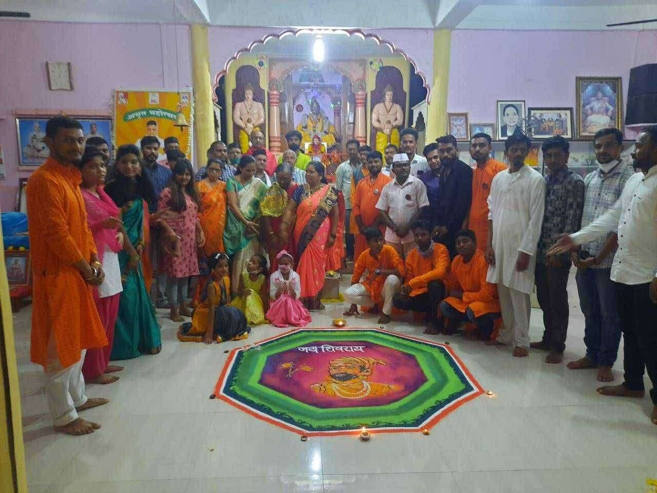 दिपोत्सवातुन कोरोणा योद्यांच्या प्रती कृतज्ञता व्यक्त..