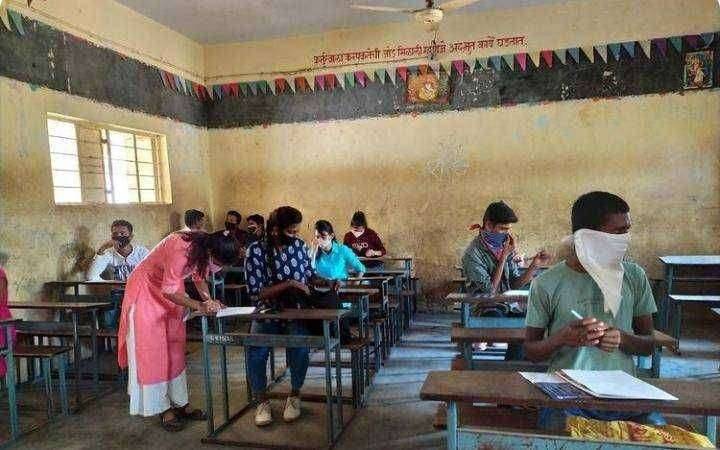 महापरिनिर्वाण दिनाचे औचित्य साधून एका निबंध स्पर्धेचे आयोजन अखिल भारतीय विद्यार्थी परिषद याच्या तर्फे घेण्यात आले ...