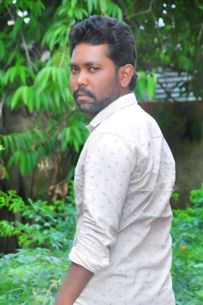 करमाळा तालुक्यात खाजगी सावकारांचे धाबे दणाणले कविटगांव येथील अमोल कांबळे आत्महत्या प्रकरणी तिन अवैद्य सावकारांवर गुन्हा दाखल