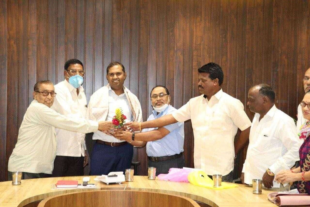 महाराष्ट्र विधीमंडळाच्या ग्रंथालय समितीवर निवड झाल्याबद्दल आमदार मंगेश चव्हाण यांचा नाशिक विभाग ग्रंथालय संघातर्फे सत्कार...